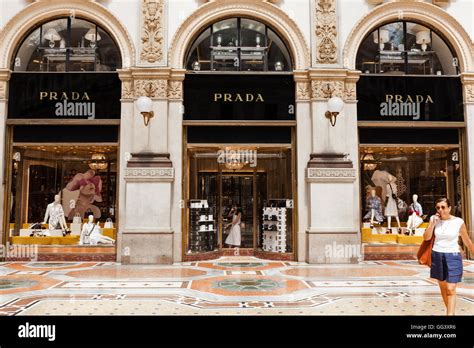 prada milan opening hours sunday